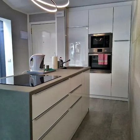 Luxury Renevapartment Island Village דירה אדחה
